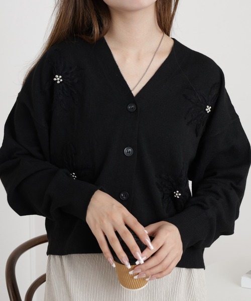 Miunelora(ミューネローラ)の「Miunelora フラワー刺繍ニットカーデ(カーディガン/ボレロ・レディース・アイボリー/グレイッシュベージュ/ブラック・38)」の15枚目の写真