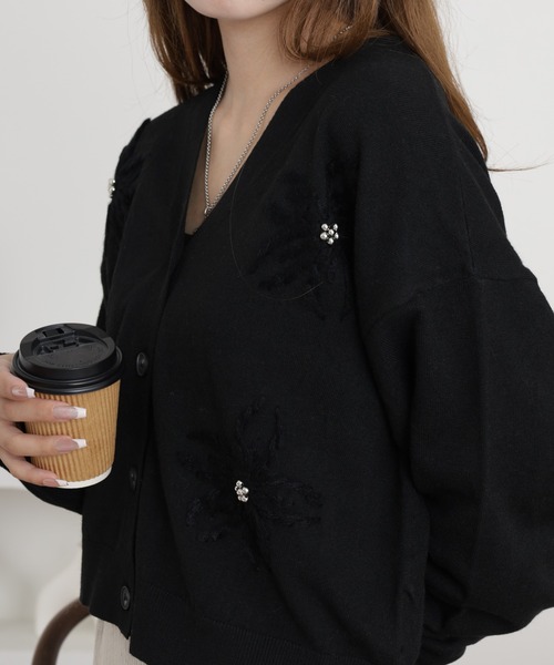 Miunelora(ミューネローラ)の「Miunelora フラワー刺繍ニットカーデ(カーディガン/ボレロ・レディース・アイボリー/グレイッシュベージュ/ブラック・38)」の16枚目の写真