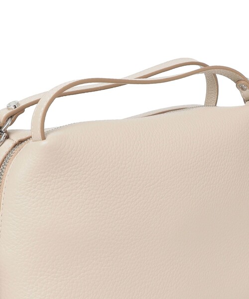GIANNI CHIARINI（ジャンニ キアリーニ）の「GIANNI CHIARINI: ALIFA（ショルダーバッグ・レディース・ブラック/ナチュラル・ONE SIZE）」の7枚目の写真