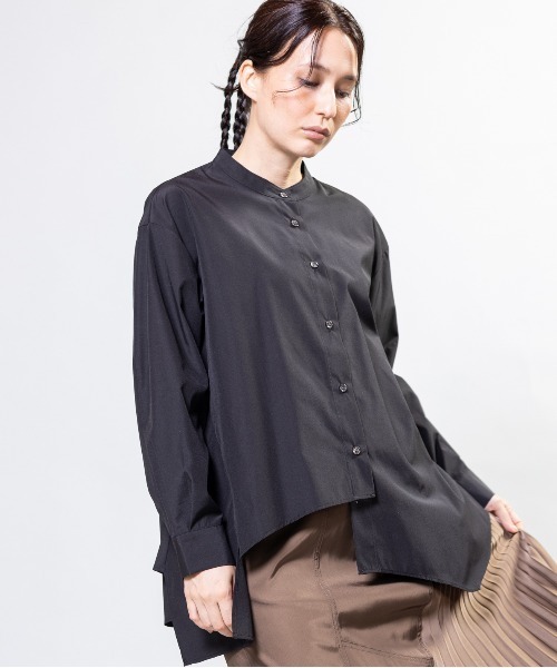OSMOSIS(オズモーシス)の「アシンメトリーヘムブラウス(シャツ/ブラウス・レディース・ブラック/サックスブルー/ホワイト・ONE SIZE)」の2枚目の写真
