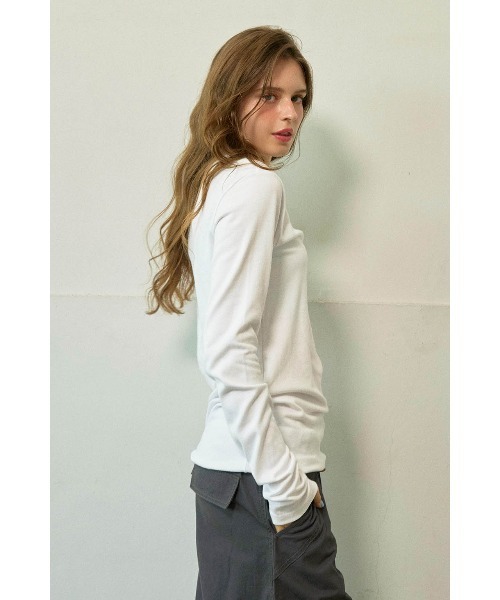 ALEXIA STAM（アリシアスタン）の「Cozy Long Sleeve Top /ベーシックロンTee（Tシャツ/カットソー・レディース・ブラック/グレー/ホワイト・M/S）」の6枚目の写真