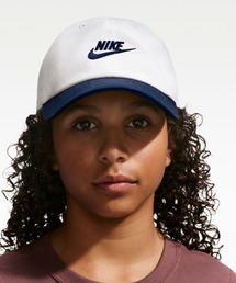 NIKE（ナイキ）の「ナイキ クラブ キッズ アンストラクチャード フューチュラ ウォッシュ キャップ / Nike Club Kids' Unstructured Futura Wash Cap FB5063-104 White（キャップ）」