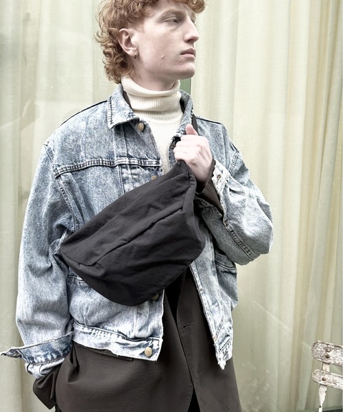 PATRICK STEPHAN（パトリックステファン）の「パトリック ステファン / Fabric waist bag 'demi cercle'　ボディバッグ（ボディバッグ/ウエストポーチ・メンズ・ブラック/カーキ/ダークグレー/ネイビー・FREE）」の6枚目の写真