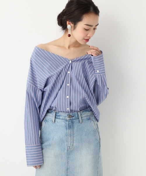 A part by（アパートバイ）の「【MORE 5月号掲載】CマルチストライプVPOシャツ 744283（シャツ/ブラウス・レディース・ホワイト/ブルー/ライトブルー・FREE）」の3枚目の写真