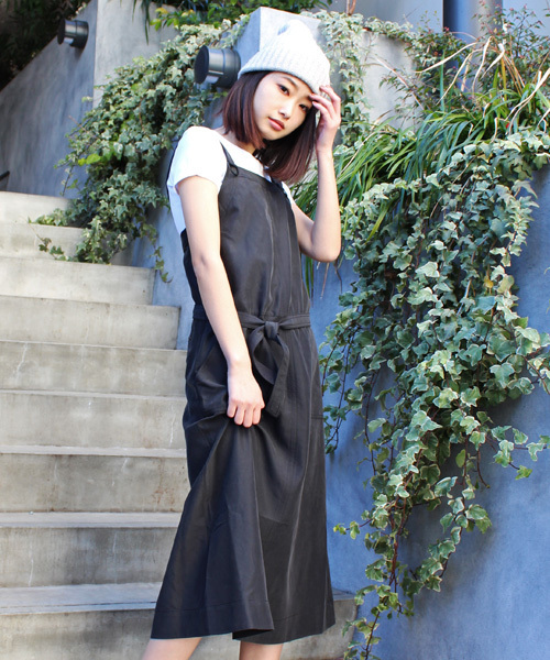 【日本未入荷！】　  カルバンクライン　ワンピース 黒　S カルバン クライン Calvin Klein ?美シルエット！フリルスタンド