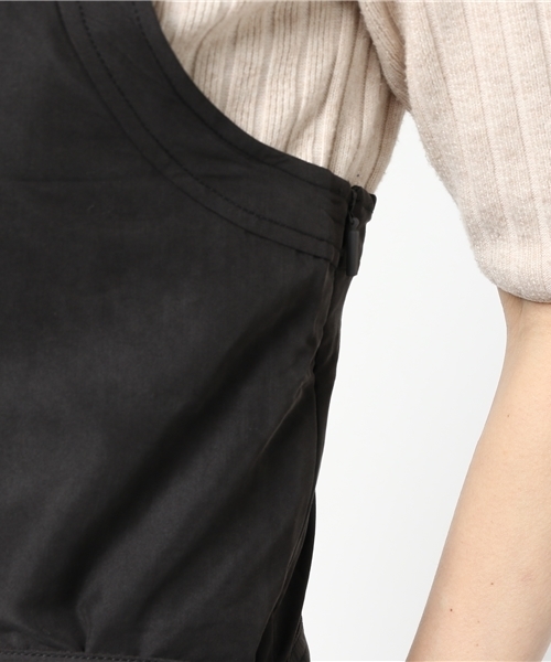 Calvin Klein（カルバン・クライン）の「エプロンミディワンピース