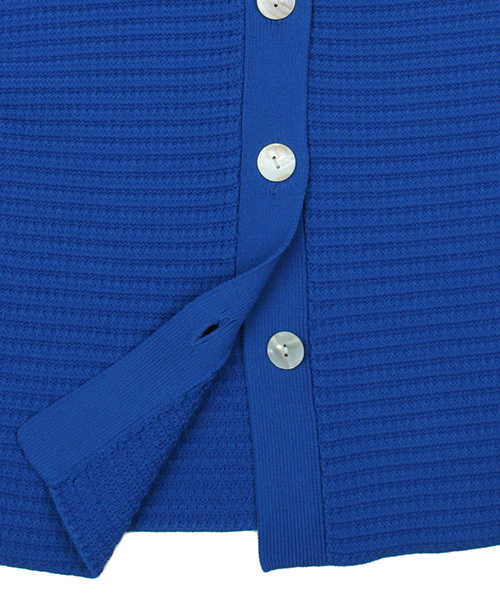 RANDA（ランダ）の「バックボタンデザインニット（ニット/セーター・レディース・ターコイズブルー/フューシャピンク/ホワイト/ブルー・FREE）」の7枚目の写真