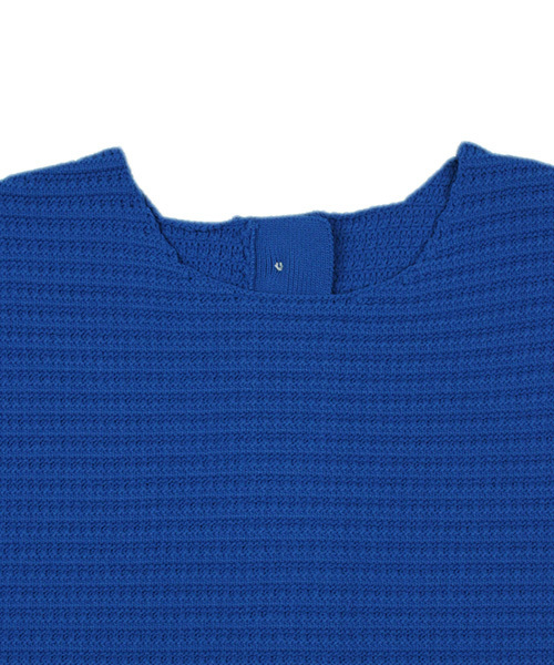 RANDA（ランダ）の「バックボタンデザインニット（ニット/セーター・レディース・ターコイズブルー/フューシャピンク/ホワイト/ブルー・FREE）」の8枚目の写真