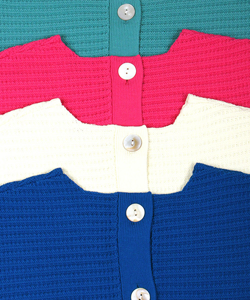 RANDA（ランダ）の「バックボタンデザインニット（ニット/セーター・レディース・ターコイズブルー/フューシャピンク/ホワイト/ブルー・FREE）」の10枚目の写真