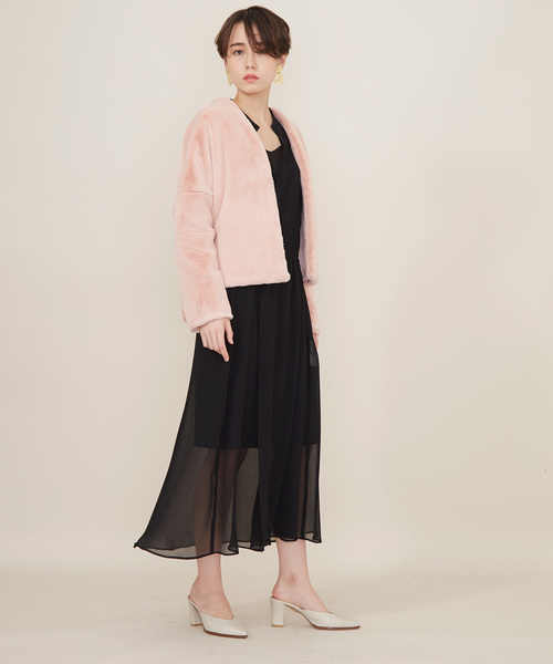 STUDIOUS（ステュディオス）の「エコファーショートコート（ノーカラージャケット・レディース・ブラウン/ライトグレー/ベビーピンク・FREE）」の9枚目の写真