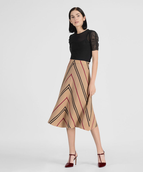 CHARLES & KEITH(チャールズ & キース)の「ティーバーポインテッドヒール / T-BAR POINTED HEELS(パンプス・レディース・オフホワイト/ブラック/レッド・24.5cm/22.5cm/23.5cm/23cm/25.5cm/25cm)」の13枚目の写真