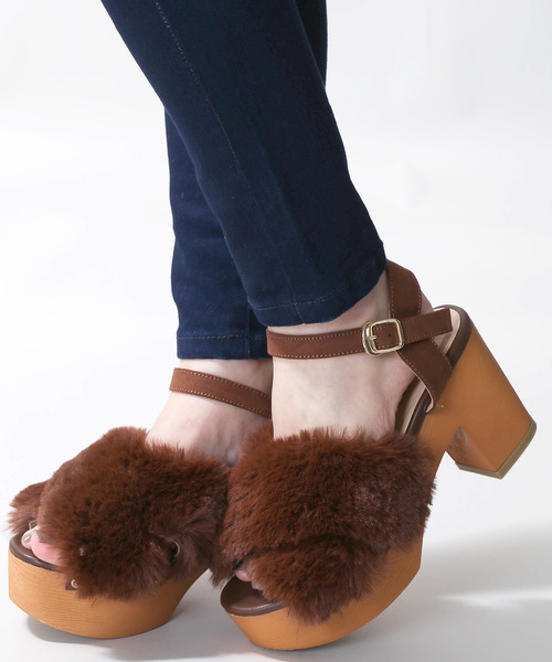 WEGO(ウィゴー)の「WEGO/ファークロスサンダル(サンダル・レディース・ブラック/ブラウン/グレー/キャメル・LARGE/MEDIUM)」の1枚目の写真