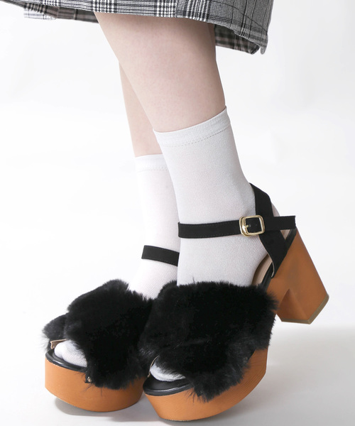 WEGO(ウィゴー)の「WEGO/ファークロスサンダル(サンダル・レディース・ブラック/ブラウン/グレー/キャメル・LARGE/MEDIUM)」の2枚目の写真