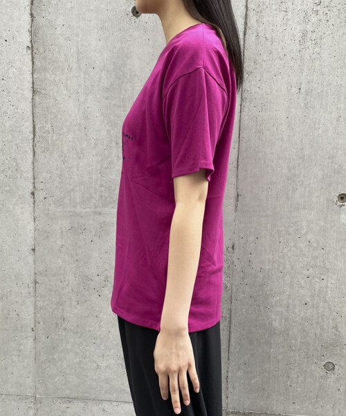 COMME CA ISM(コムサイズム)の「グラフィカル Tシャツ(Tシャツ/カットソー・レディース・イエロー/ブラック/グリーン/ホワイト/マジェンタ/ブルー・SMALL/MEDIUM/LARGE/X-LARGE)」の20枚目の写真