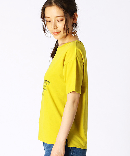 COMME CA ISM(コムサイズム)の「グラフィカル Tシャツ(Tシャツ/カットソー・レディース・イエロー/ブラック/グリーン/ホワイト/マジェンタ/ブルー・SMALL/MEDIUM/LARGE/X-LARGE)」の7枚目の写真