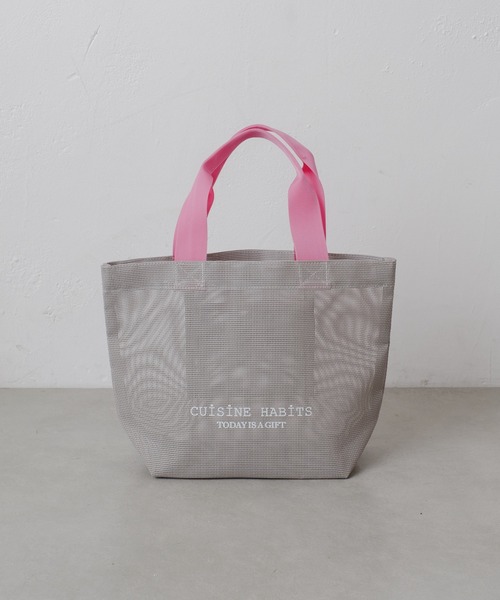 BIRTHDAY BAR（バースデイバー）の「HORIZONTAL TOTE  ホリゾンタル トートバッグ（トートバッグ・レディース・グレイッシュベージュ/オフホワイト/ブラック/グレー/レッド/グリーン/ドット/ホワイト×ブラック/その他/ベージュ系その他/ホワイト/ネイビー/グレー系/カーキ/カーキ系/その他2/ベージュ/その他3/シルバー/グリーン系その他/レッド系その他/チャコールグレー/イエロー/ホワイト×ホワイト/ライラック/ブラック×ブラック/キャメル/ダークグレー/グレー系その他/ブラック系その他/グレー×ピンク/ホワイト×イエロー/ホワイト×ブルー/インディゴブルー/ダークグリーン/アイボリー・フリー）」の15枚目の写真