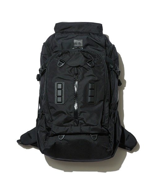 F/CE. (エフシーイー)の「F/CE. ROBIC 3-DAYSTRIP LARGE BP / エフシーイー ロービックナイロン3デイズトリップ ラージバックパック(バックパック/リュック・メンズ・ベージュ/ブラック・FREE)」の1枚目の写真