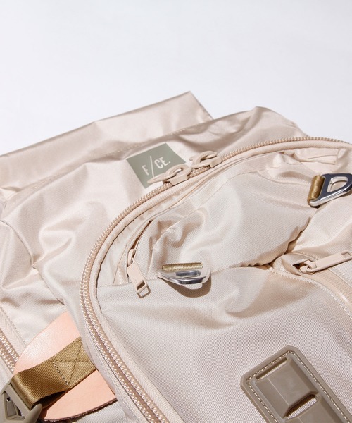 F/CE. (エフシーイー)の「F/CE. ROBIC 3-DAYSTRIP LARGE BP / エフシーイー ロービックナイロン3デイズトリップ ラージバックパック(バックパック/リュック・メンズ・ベージュ/ブラック・FREE)」の17枚目の写真