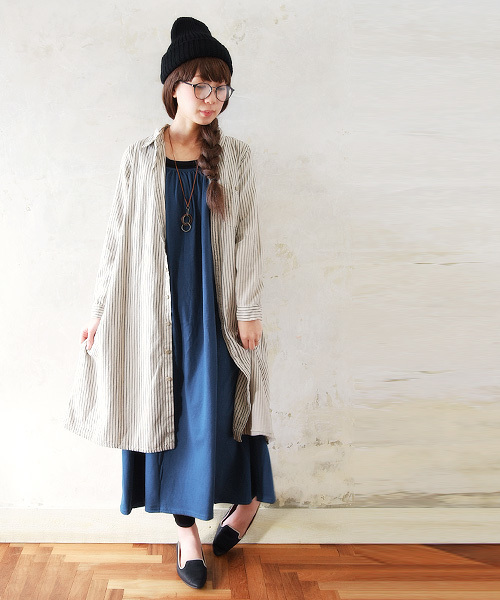 and it_(アンドイット)の「【日本製】ベーシックギャザーコットンキャミマキシワンピース(ワンピース・レディース・ブラック/チャコールグレー/パープル/ダークラベンダー/ワインレッド/オレンジ/杢グレー/モカ/オートミール/グレイッシュベージュ/ターコイズブルー/ネイビー/グリーン/カーキ/ダークブラウン・MEDIUM)」の11枚目の写真