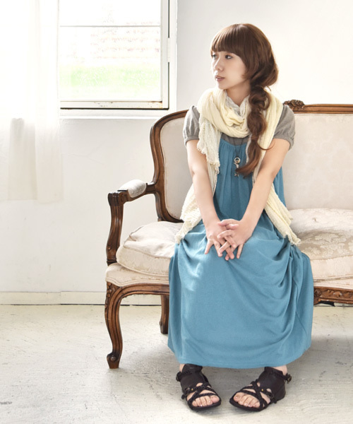 and it_(アンドイット)の「【日本製】ベーシックギャザーコットンキャミマキシワンピース(ワンピース・レディース・ブラック/チャコールグレー/パープル/ダークラベンダー/ワインレッド/オレンジ/杢グレー/モカ/オートミール/グレイッシュベージュ/ターコイズブルー/ネイビー/グリーン/カーキ/ダークブラウン・MEDIUM)」の12枚目の写真