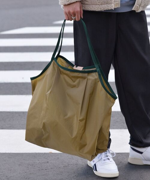 SHIPS（シップス）の「SHIPS: ナイロン リップストップ バルーン イージー トートバッグ（トートバッグ・メンズ・ダークグレー/ネイビー/カーキ/グリーン/イエロー・ONE SIZE）」の3枚目の写真