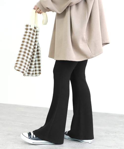 reca(レカ)の「リブフレアレギンスパンツ(レギンス/スパッツ・レディース・ブラック/アイボリー/グレー系その他・FREE)」の20枚目の写真