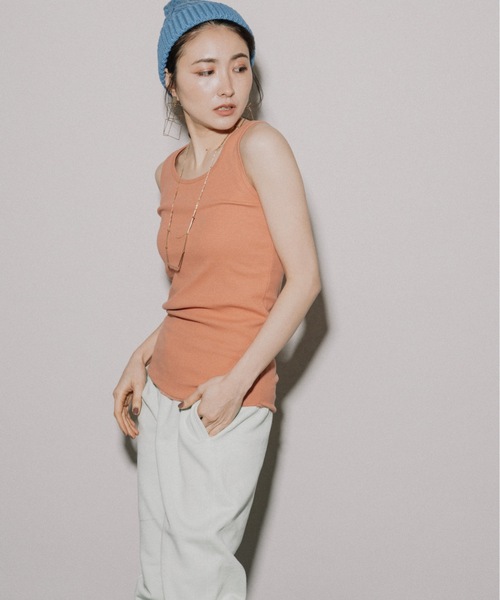 eversince(エバーシンス)の「【ペールトーン】ラウンドネック・リブタンクトップ(タンクトップ・レディース・ブラック/アイボリー/オフホワイト/ピンク/グリーン/グレイッシュベージュ・M/L)」の6枚目の写真