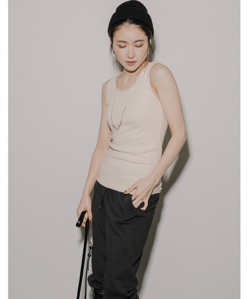 eversince(エバーシンス)の「【ペールトーン】ラウンドネック・リブタンクトップ(タンクトップ・レディース・ブラック/アイボリー/オフホワイト/ピンク/グリーン/グレイッシュベージュ・M/L)」の13枚目の写真
