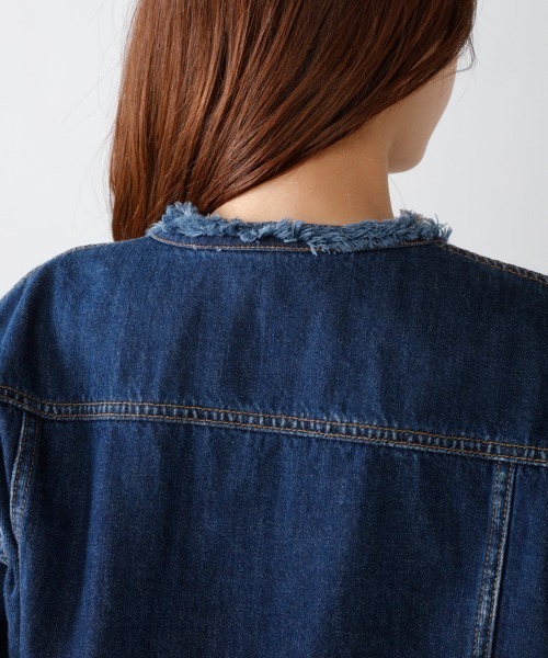 M.deux(エムドゥ)の「フリンジノーカラーデニムジャケット(デニムジャケット・レディース・ネイビー/ブルー・MEDIUM)」の18枚目の写真