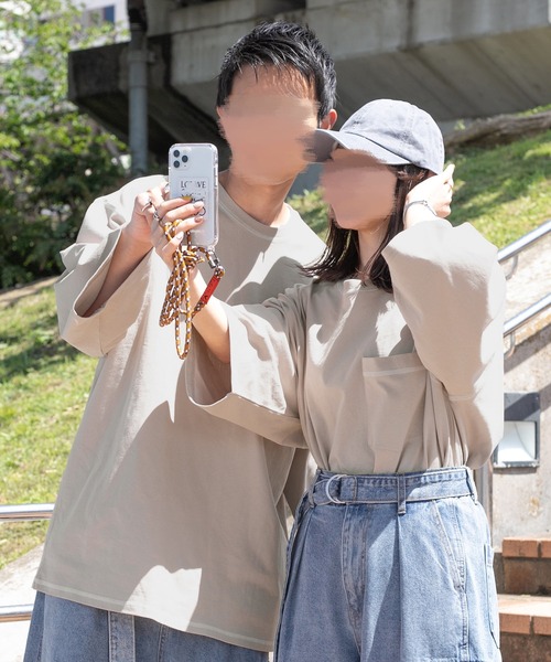 PairPair(ペアペア)の「配色ステッチデカポケT(ユニセックス)(Tシャツ/カットソー・レディース・スミクロ/グレイッシュベージュ/オフホワイト・FREE)」の1枚目の写真