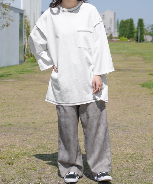PairPair(ペアペア)の「配色ステッチデカポケT(ユニセックス)(Tシャツ/カットソー・レディース・スミクロ/グレイッシュベージュ/オフホワイト・FREE)」の11枚目の写真