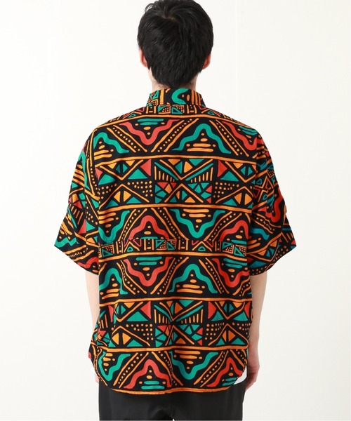 JOURNAL STANDARD relume（ジャーナルスタンダード　レリューム）の「アフリカンバティック半袖シャツ（シャツ/ブラウス・メンズ・ブラック/ブラウン/グリーン・FREE）」の13枚目の写真