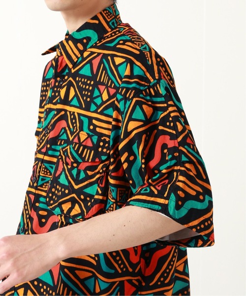 JOURNAL STANDARD relume（ジャーナルスタンダード　レリューム）の「アフリカンバティック半袖シャツ（シャツ/ブラウス・メンズ・ブラック/ブラウン/グリーン・FREE）」の12枚目の写真