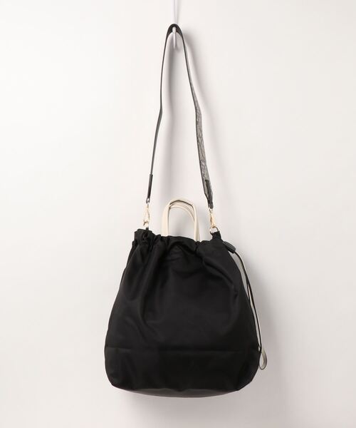 un dix cors(アンディコール)の「たっぷり入るデイリー仕様 パイソン柄ショルダーバッグ(ショルダーバッグ・レディース・ブラック/カーキ/ベージュ・FREE)」の9枚目の写真