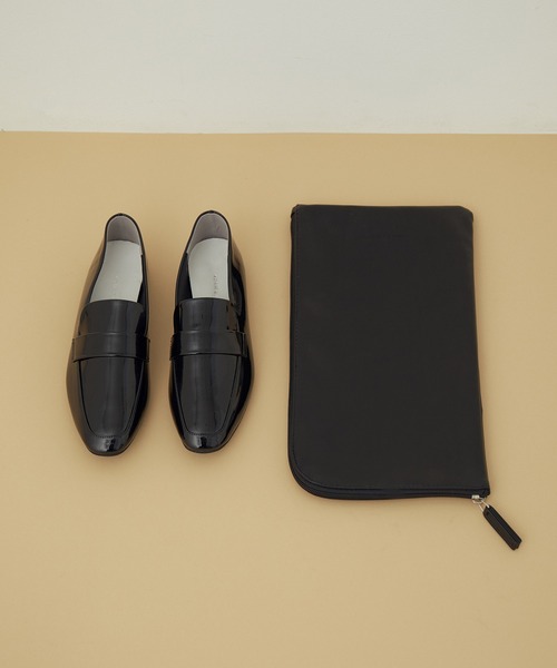 ADAM ET ROPE'(アダムエロペ)の「【晴雨兼用】ポーチ付きレインローファー(レインシューズ・レディース・ライトグレー/ブラック・23.5cm/22.5cm/24.0cm/23.0cm/24.5cm)」の2枚目の写真