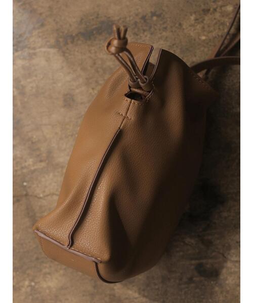 rem closet(レムクローゼット)の「egg knot bag(ショルダーバッグ・レディース・ブラック/アイボリー/ブラウン・FREE)」の5枚目の写真