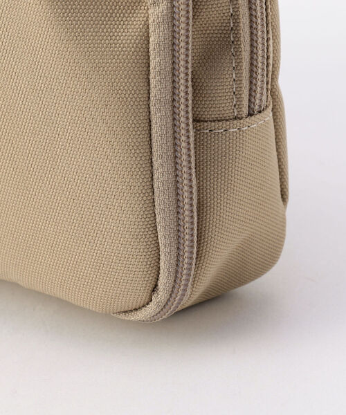 FREDY&GLOSTER（フレディアンドグロスター）の「ジップポーチポシェット（ショルダーバッグ・レディース・ホワイト/ベージュ/ブラック・FREE）」の4枚目の写真