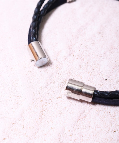 BAYBLO（ベイブロ）の「(BB)【本革】チャーム 編み込み レザー ブレスレット（ブレスレット・メンズ・ホワイト/ブラック/レッド/ネイビー/ブラウン・ONE SIZE）」の12枚目の写真