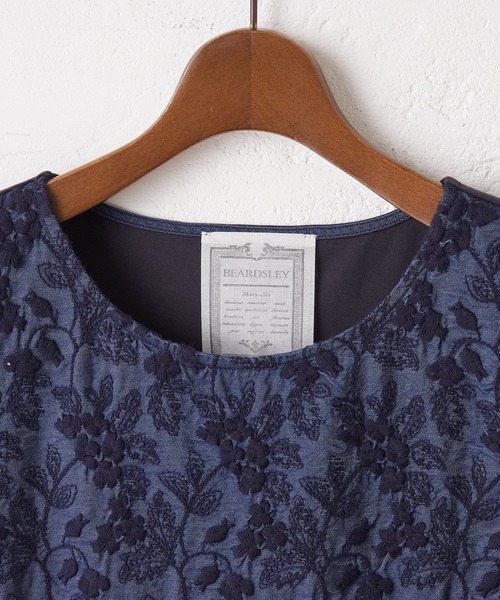 BEARDSLEY（ビアズリー）の「デニム刺繍バギーパンツと