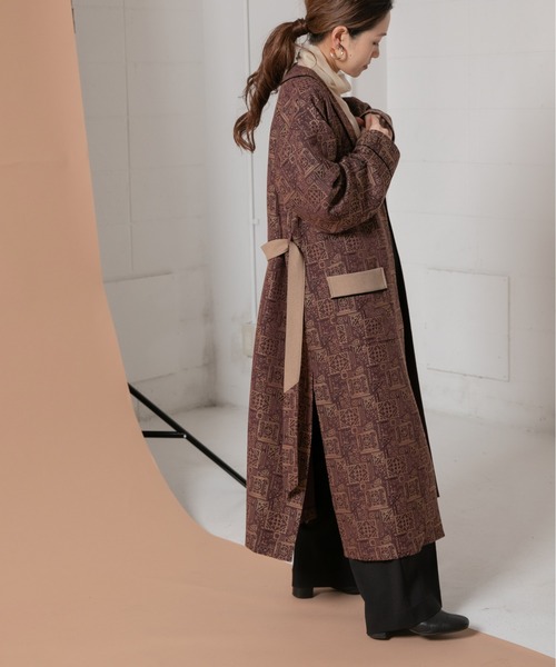 Eimee Law(エイミーロウ)の「オリエンタルJQ パイピングロングガウン(その他アウター・レディース・ブラウン/ベージュ・38)」の8枚目の写真