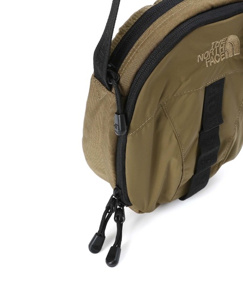 THE NORTH FACE（ザノースフェイス）の「THE NORTH FACE PURPLE LABEL CORDURA Nylon Shoulder Pouch NN7953N（ショルダーバッグ・レディース・ブラック/ベージュ・FREE）」の4枚目の写真