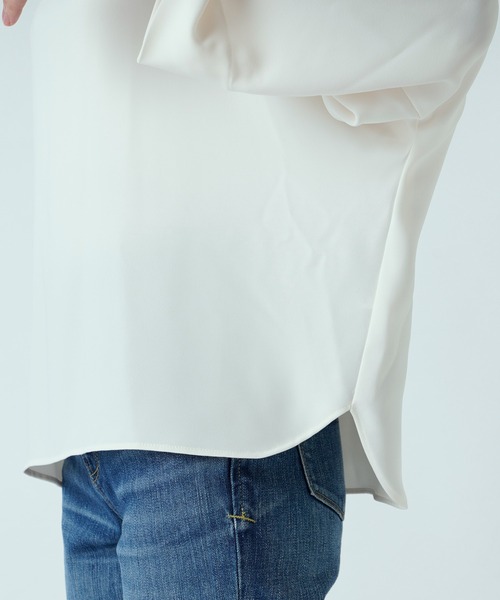 RIVE DROITE(リヴドロワ)の「軽い着心地でストレスフリー ドルマンターンバックブラウス(シャツ/ブラウス・レディース・オフホワイト/ブラック/バーガンディー・FREE)」の17枚目の写真