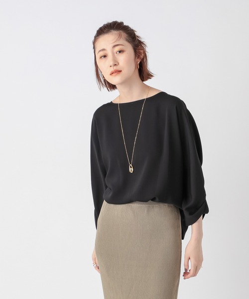 RIVE DROITE(リヴドロワ)の「軽い着心地でストレスフリー ドルマンターンバックブラウス(シャツ/ブラウス・レディース・オフホワイト/ブラック/バーガンディー・FREE)」の20枚目の写真