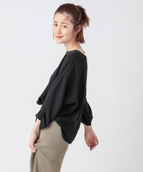 RIVE DROITE(リヴドロワ)の「軽い着心地でストレスフリー ドルマンターンバックブラウス(シャツ/ブラウス・レディース・オフホワイト/ブラック/バーガンディー・FREE)」の21枚目の写真