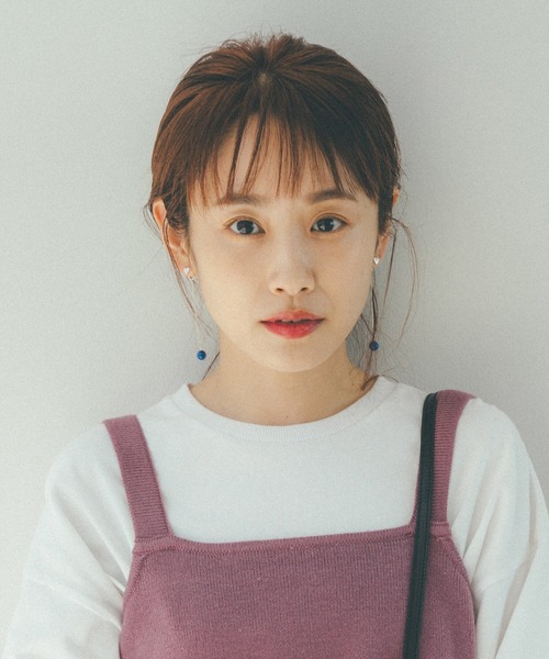 haco!（ハコ）の「【高橋愛さんコラボ】耳元で優しく揺れるラピスラズリとハートモチーフのイヤーアクセ by LOVE&PEACE PROJECT ＜1:ピアス　2:イヤリング＞（ピアス（両耳用）・レディース・ブルー・1/2）」の3枚目の写真