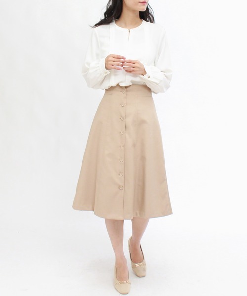 TRUDEA（トルディア）の「金具使いスキッパーブラウス（シャツ/ブラウス・レディース・ホワイト/ネイビー/ライトグレー/グレイッシュベージュ・MEDIUM/LARGE）」の11枚目の写真