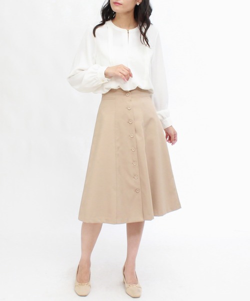 TRUDEA（トルディア）の「金具使いスキッパーブラウス（シャツ/ブラウス・レディース・ホワイト/ネイビー/ライトグレー/グレイッシュベージュ・MEDIUM/LARGE）」の12枚目の写真
