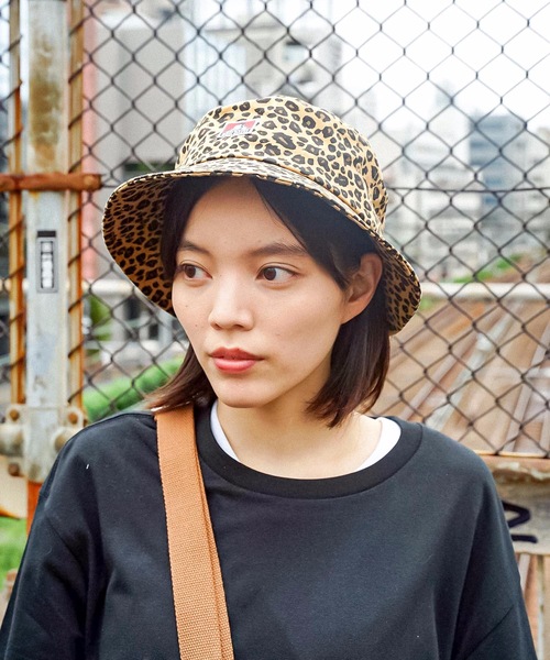 BEN DAVIS（ベンデイビス）の「【BEN DAVIS/ベンデイビス】ワンポイントロゴ　クラシックバケットハット8630　サイズ調整機能付　レオパード柄（ハット・メンズ・ホワイト/チャコールグレー/ブラック/イエロー/ライトベージュ・FREE）」の5枚目の写真