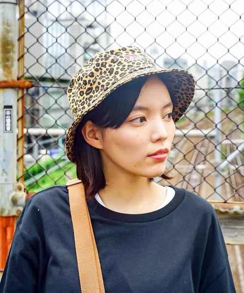 BEN DAVIS（ベンデイビス）の「【BEN DAVIS/ベンデイビス】ワンポイントロゴ　クラシックバケットハット8630　サイズ調整機能付　レオパード柄（ハット・メンズ・ホワイト/チャコールグレー/ブラック/イエロー/ライトベージュ・FREE）」の13枚目の写真