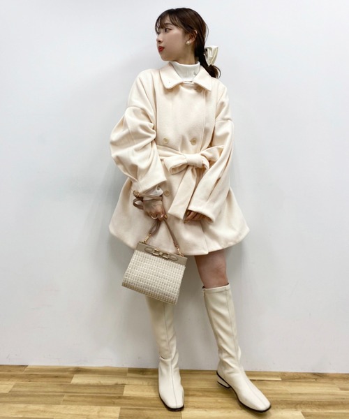 one after another NICE CLAUP（ワンアフターアナザーナイスクラップ）の「この1枚があれば一気に旬なスタイリングに。イニシャルハイネックトップス（Tシャツ/カットソー・レディース・ブラック/レッド/オフホワイト/サックスブルー・FREE）」の5枚目の写真